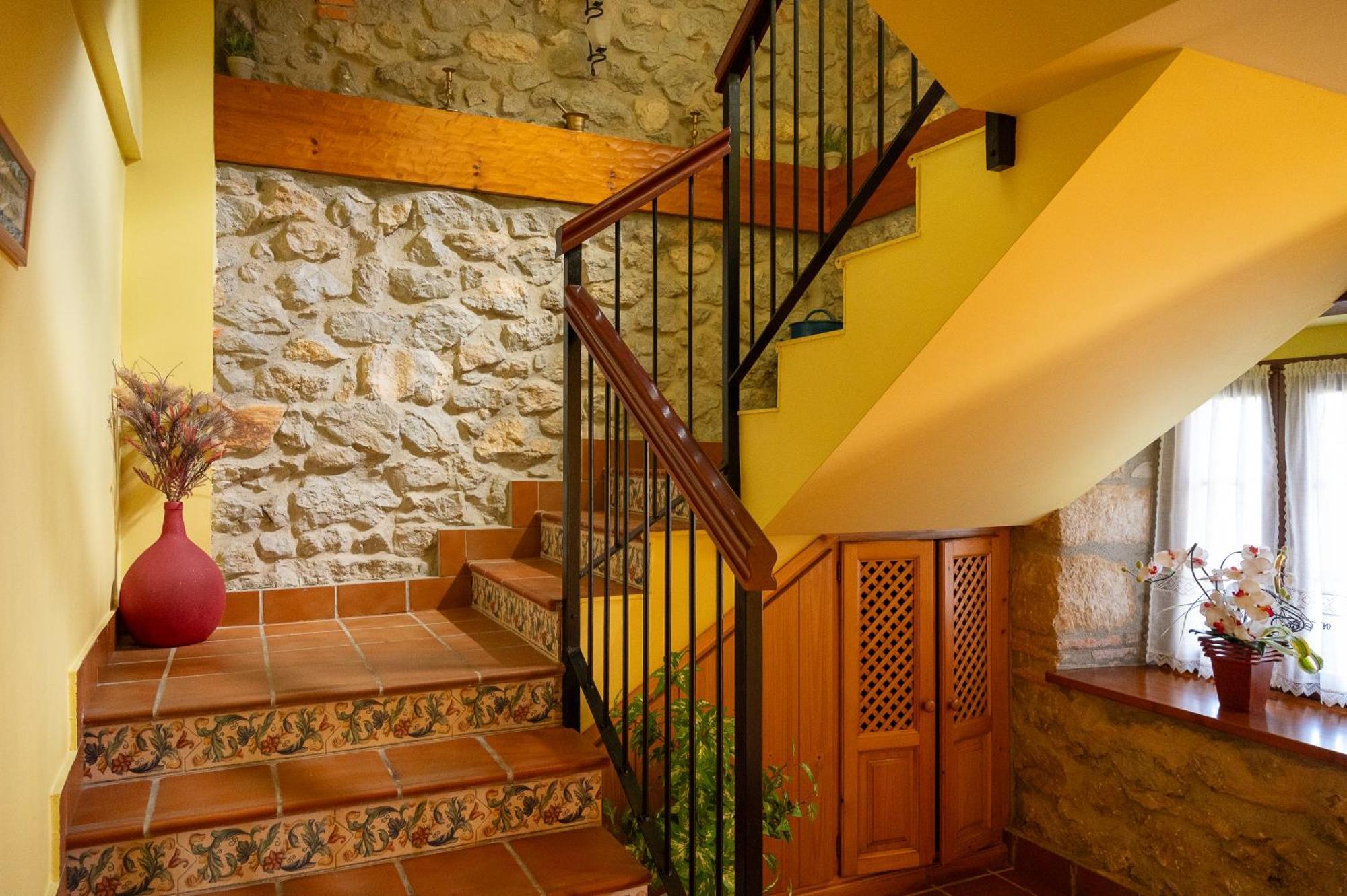 Apartamentos El Cruce De Moraton Cóbreces Εξωτερικό φωτογραφία